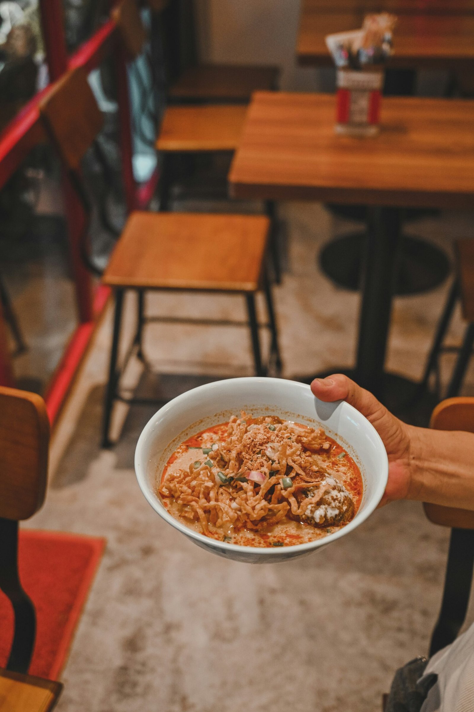 Delicious Egg Noodles with Fresh Salad: A Perfect Combination