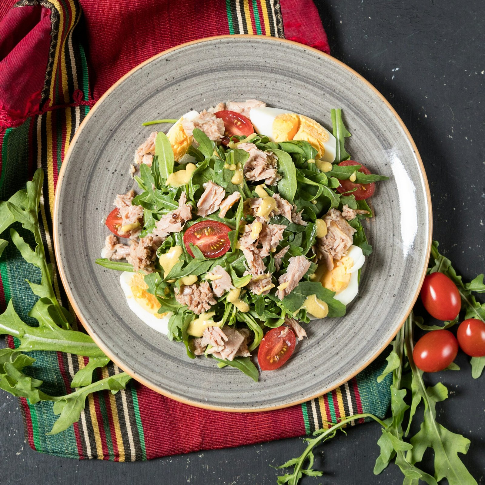 Delicious Steamed Beef Salad with Tomato Sauce Recipe